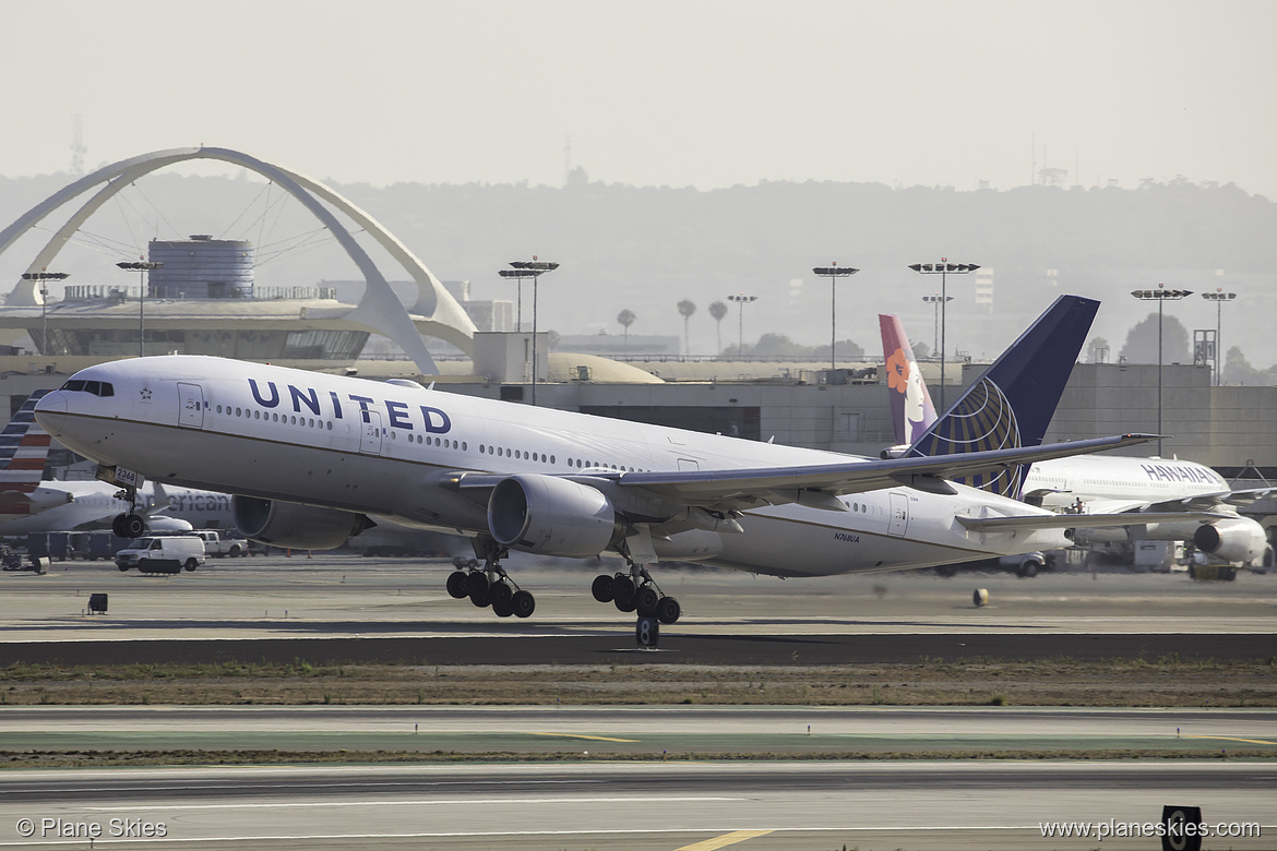 United Airlines Boeing 777-200 N768UA at Los Angeles International Airport (KLAX/LAX) United Airlines Boeing 777-200 N768UA at Los Angeles International Airport (KLAX/LAX)