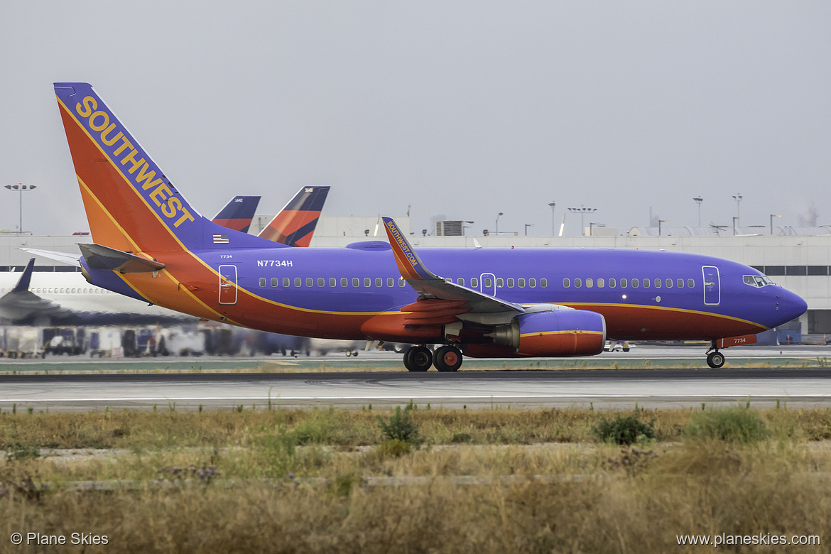 Southwest Airlines Boeing 737-700 N7734H at Los Angeles International Airport (KLAX/LAX) Southwest Airlines Boeing 737-700 N7734H at Los Angeles International Airport (KLAX/LAX)