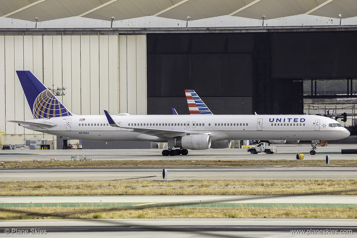 United Airlines Boeing 757-300 N77865 at Los Angeles International Airport (KLAX/LAX)