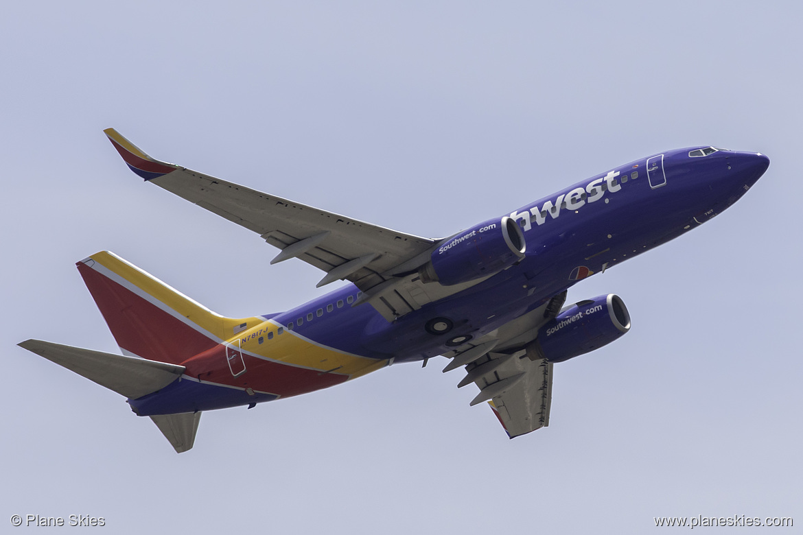 Southwest Airlines Boeing 737-700 N7817J at Los Angeles International Airport (KLAX/LAX) Southwest Airlines Boeing 737-700 N7817J at Los Angeles International Airport (KLAX/LAX)