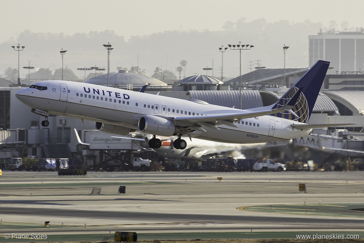 United Airlines Boeing 737-800 N79521 at Los Angeles International Airport (KLAX/LAX) United Airlines Boeing 737-800 N79521 at Los Angeles International Airport (KLAX/LAX)