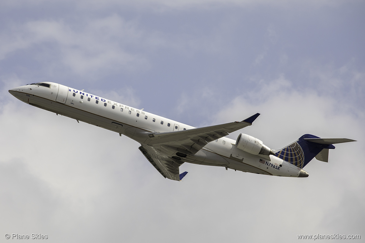 SkyWest Airlines Canadair CRJ-700 N796SK at Los Angeles International Airport (KLAX/LAX)