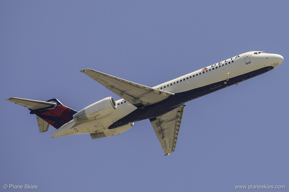 Delta Air Lines Boeing 717-200 N891AT at Los Angeles International Airport (KLAX/LAX) Delta Air Lines Boeing 717-200 N891AT at Los Angeles International Airport (KLAX/LAX)