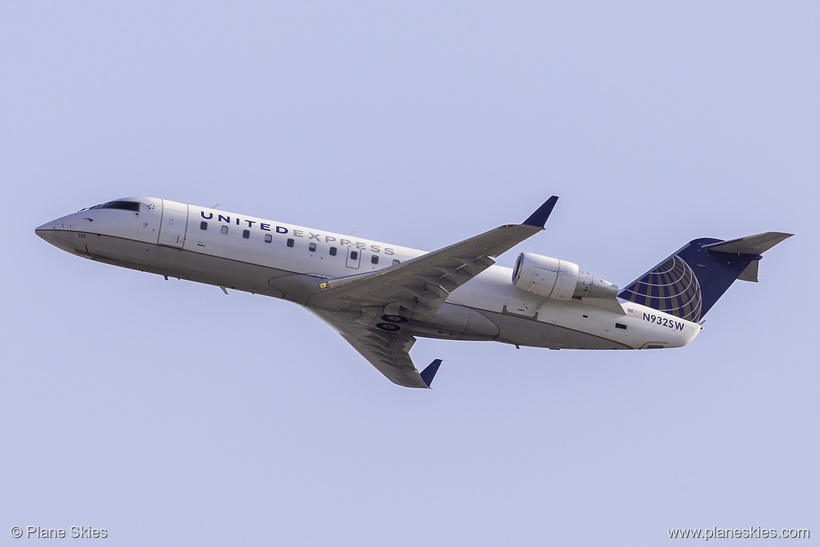 SkyWest Airlines Canadair CRJ-200 N932SW at Los Angeles International Airport (KLAX/LAX)