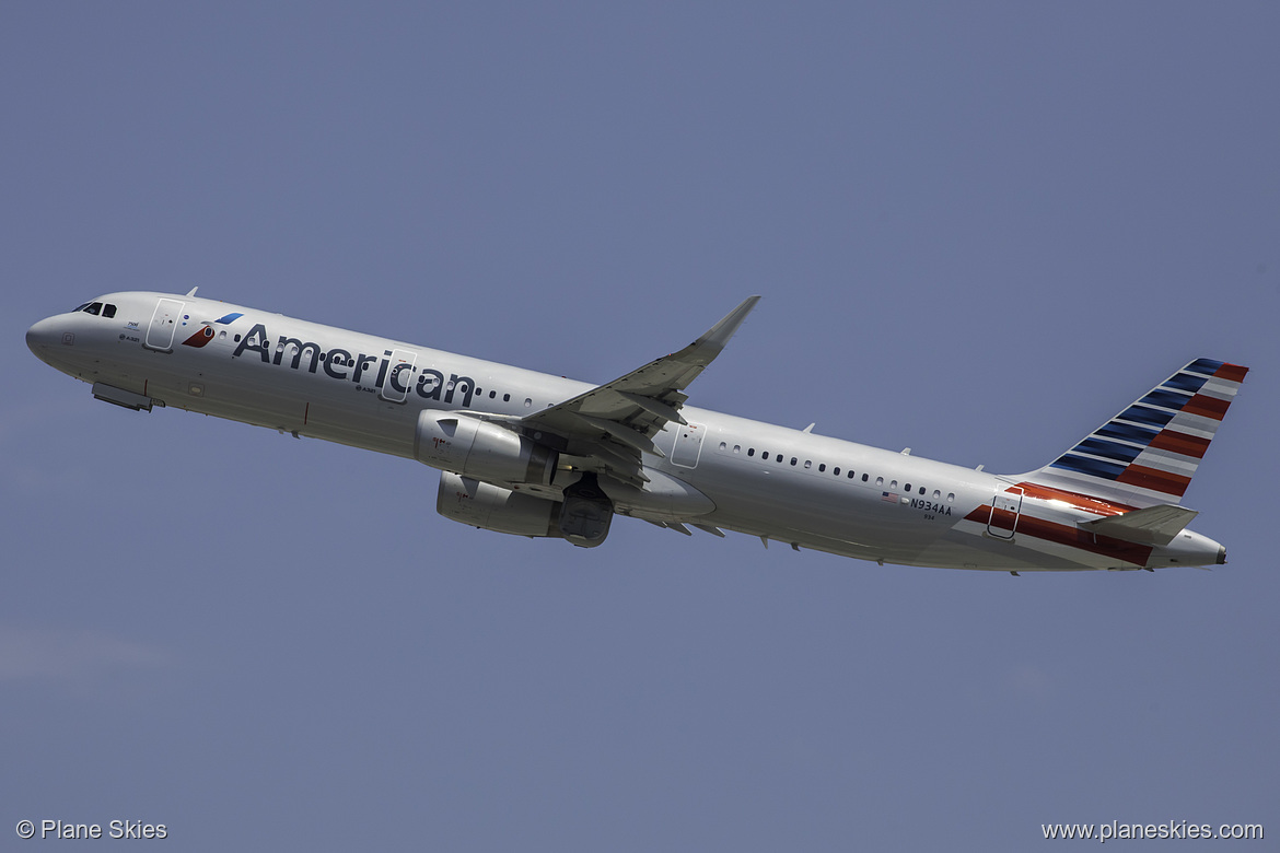 American Airlines Airbus A321-200 N934AA at Los Angeles International Airport (KLAX/LAX) American Airlines Airbus A321-200 N934AA at Los Angeles International Airport (KLAX/LAX)