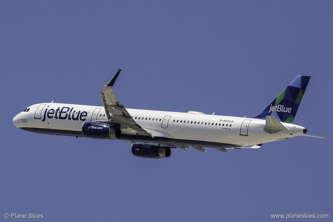 JetBlue Airways Airbus A321-200 N935JB at Los Angeles International Airport (KLAX/LAX) JetBlue Airways Airbus A321-200 N935JB at Los Angeles International Airport (KLAX/LAX)