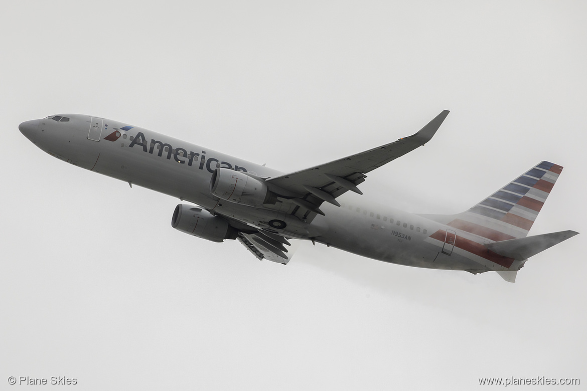 American Airlines Boeing 737-800 N953AN at Los Angeles International Airport (KLAX/LAX) American Airlines Boeing 737-800 N953AN at Los Angeles International Airport (KLAX/LAX)