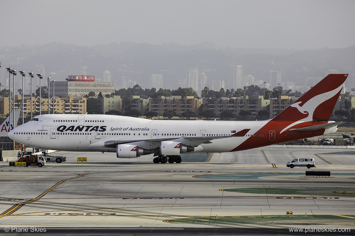Qantas Boeing 747-400ER VH-OEG at Los Angeles International Airport (KLAX/LAX)