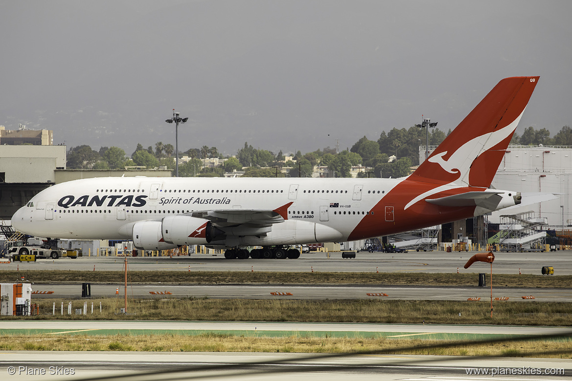 Qantas Airbus A380-800 VH-OQB at Los Angeles International Airport (KLAX/LAX) Qantas Airbus A380-800 VH-OQB at Los Angeles International Airport (KLAX/LAX)