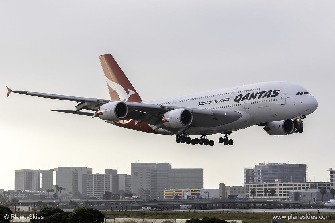 Qantas Airbus A380-800 VH-OQB at Los Angeles International Airport (KLAX/LAX) Qantas Airbus A380-800 VH-OQB at Los Angeles International Airport (KLAX/LAX)