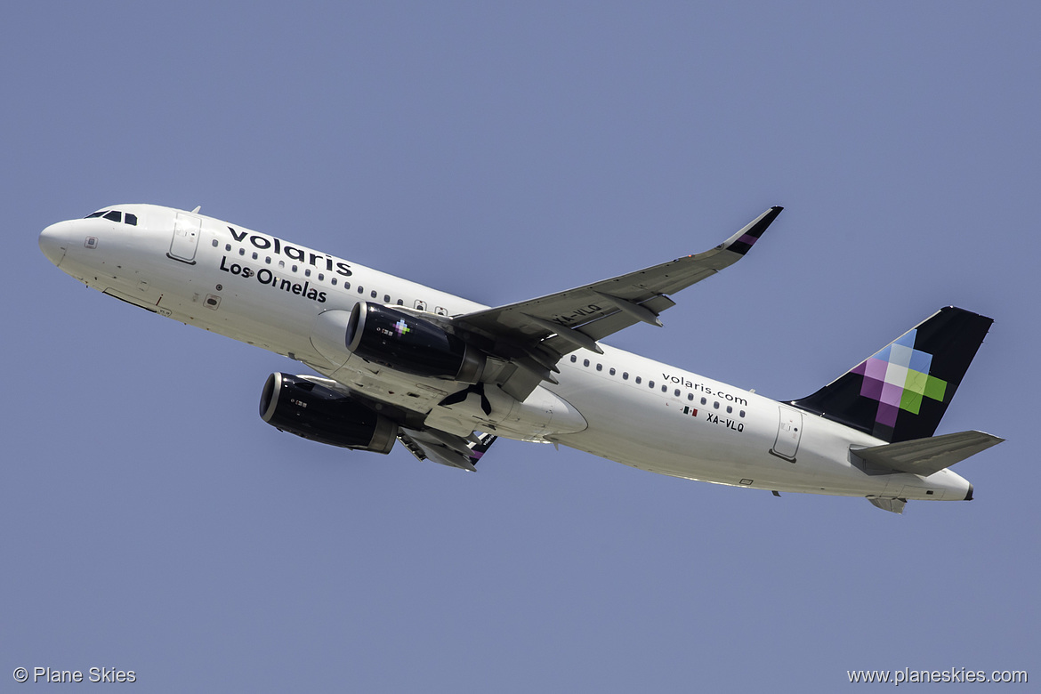 Volaris Airbus A320-200 XA-VLQ at Los Angeles International Airport (KLAX/LAX)