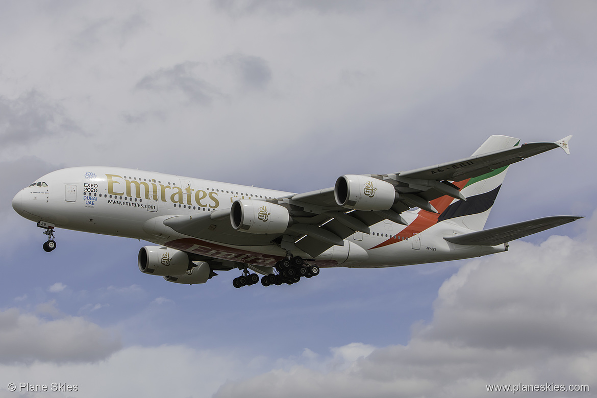 Emirates Airbus A380-800 A6-EEB at London Heathrow Airport (EGLL/LHR) Emirates Airbus A380-800 A6-EEB at London Heathrow Airport (EGLL/LHR)