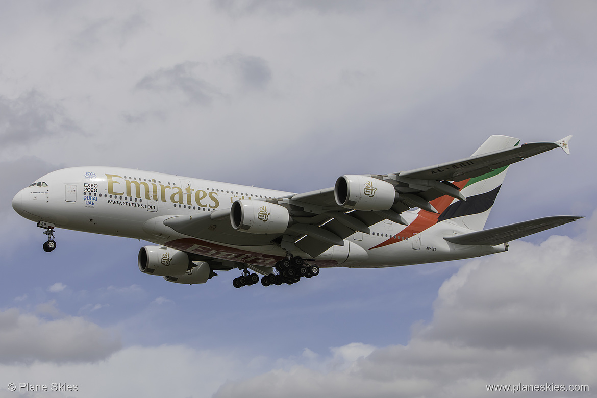 Emirates Airbus A380-800 A6-EEB at London Heathrow Airport (EGLL/LHR)