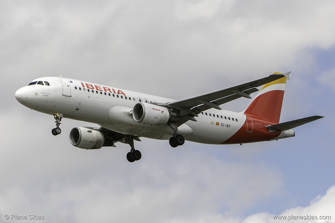 Iberia Airbus A320-200 EC-IEF at London Heathrow Airport (EGLL/LHR) Iberia Airbus A320-200 EC-IEF at London Heathrow Airport (EGLL/LHR)