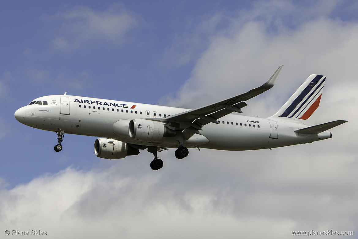 Air France Airbus A320-200 F-HEPG at London Heathrow Airport (EGLL/LHR)