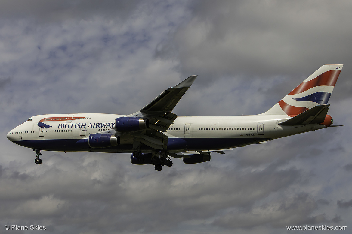 British Airways Boeing 747-400 G-BYGE at London Heathrow Airport (EGLL/LHR) British Airways Boeing 747-400 G-BYGE at London Heathrow Airport (EGLL/LHR)