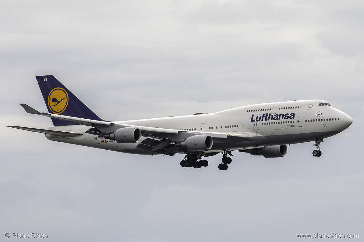 Lufthansa Boeing 747-400 D-ABVW at Orlando International Airport (KMCO/MCO) Lufthansa Boeing 747-400 D-ABVW at Orlando International Airport (KMCO/MCO)