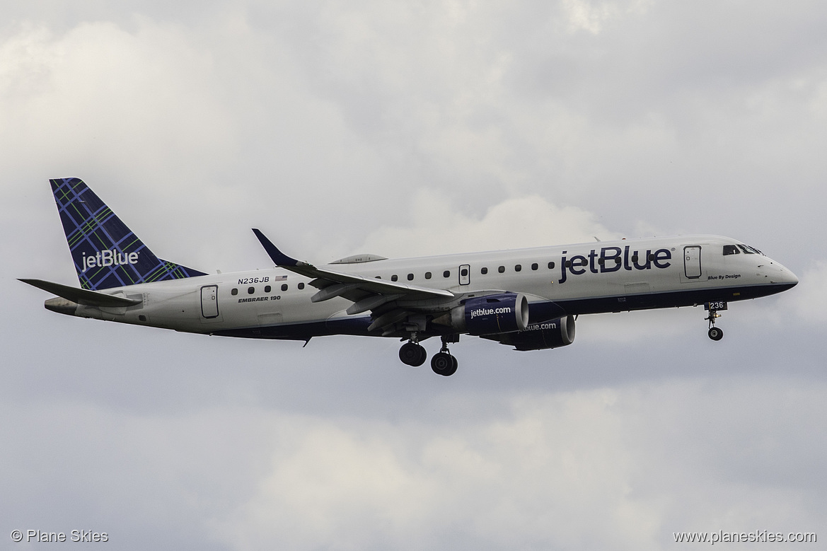 JetBlue Airways Embraer ERJ-190 N236JB at Orlando International Airport (KMCO/MCO) JetBlue Airways Embraer ERJ-190 N236JB at Orlando International Airport (KMCO/MCO)