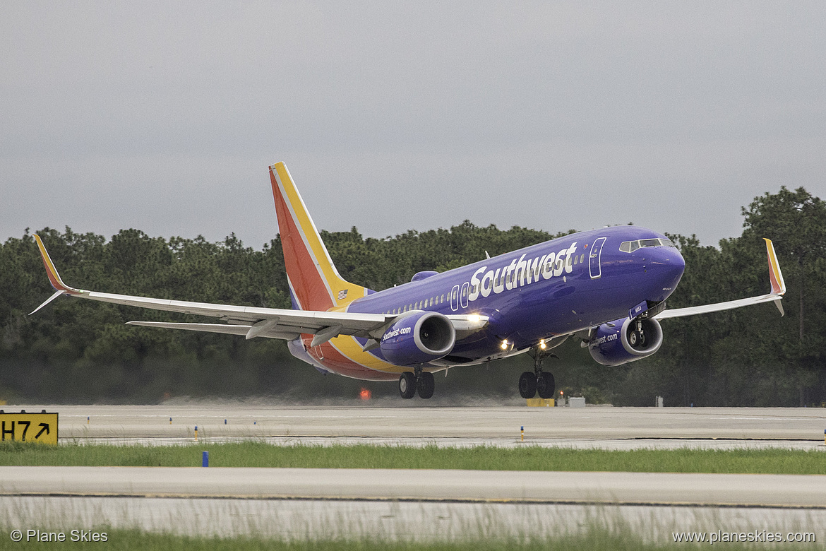 Southwest Airlines Boeing 737-800 N8653A at Orlando International Airport (KMCO/MCO)