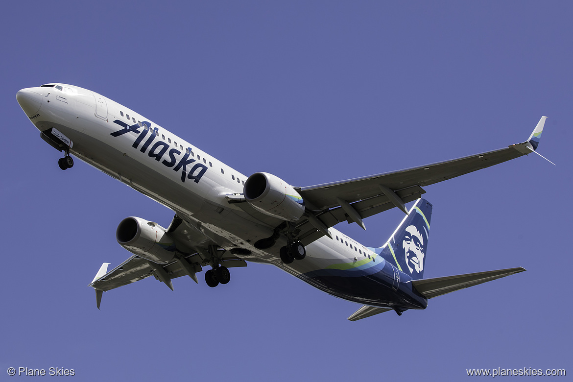 Alaska Airlines Boeing 737-900ER N260AK at Seattle Tacoma International Airport (KSEA/SEA)