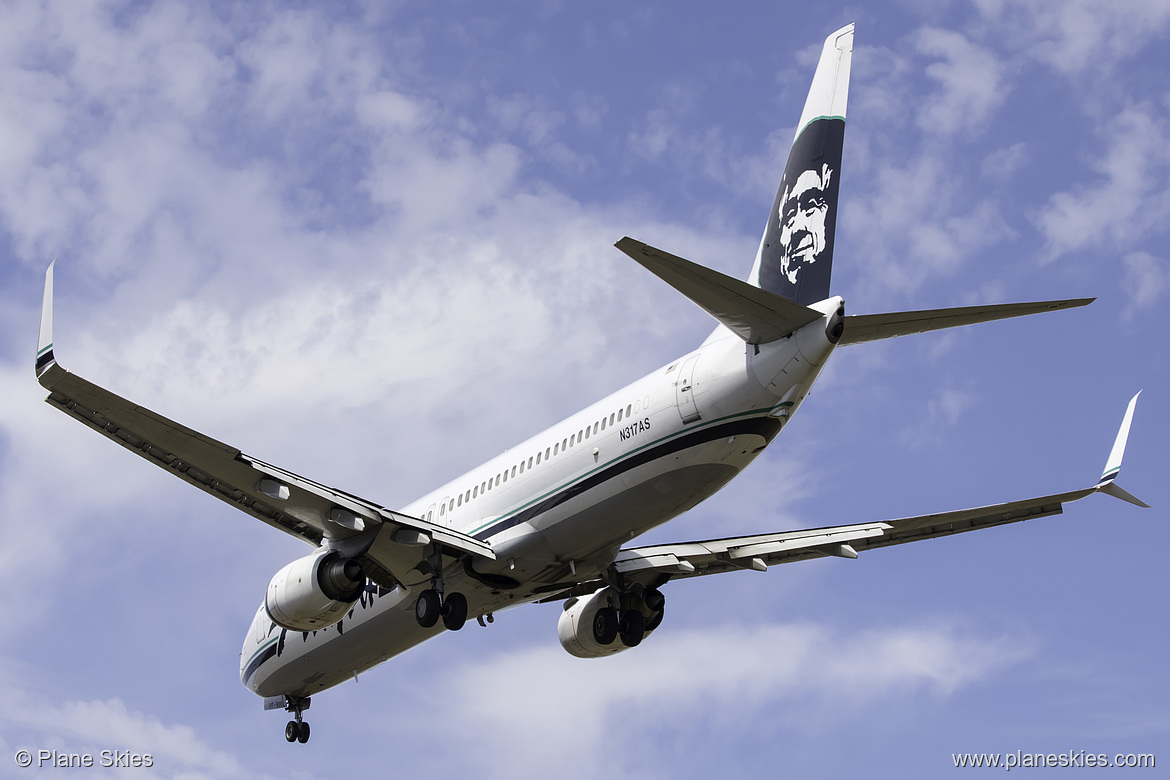 Alaska Airlines Boeing 737-900 N317AS at Seattle Tacoma International Airport (KSEA/SEA)