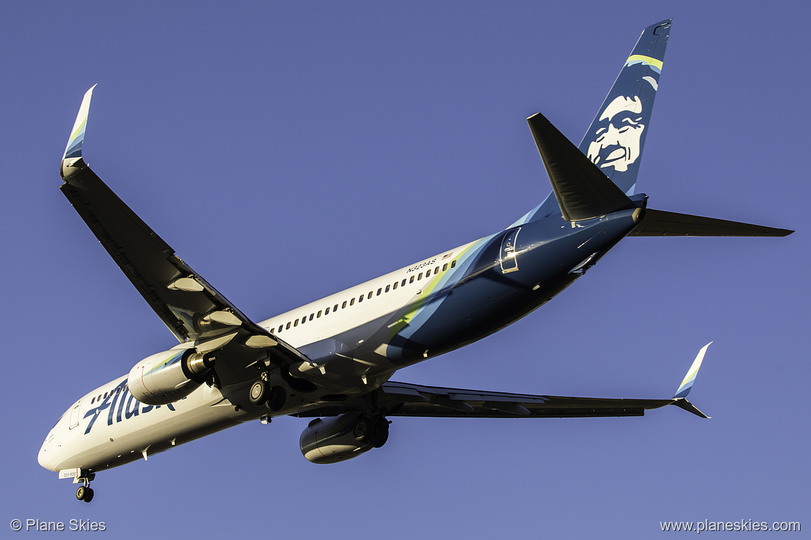 Alaska Airlines Boeing 737-900 N323AS at Seattle Tacoma International Airport (KSEA/SEA)