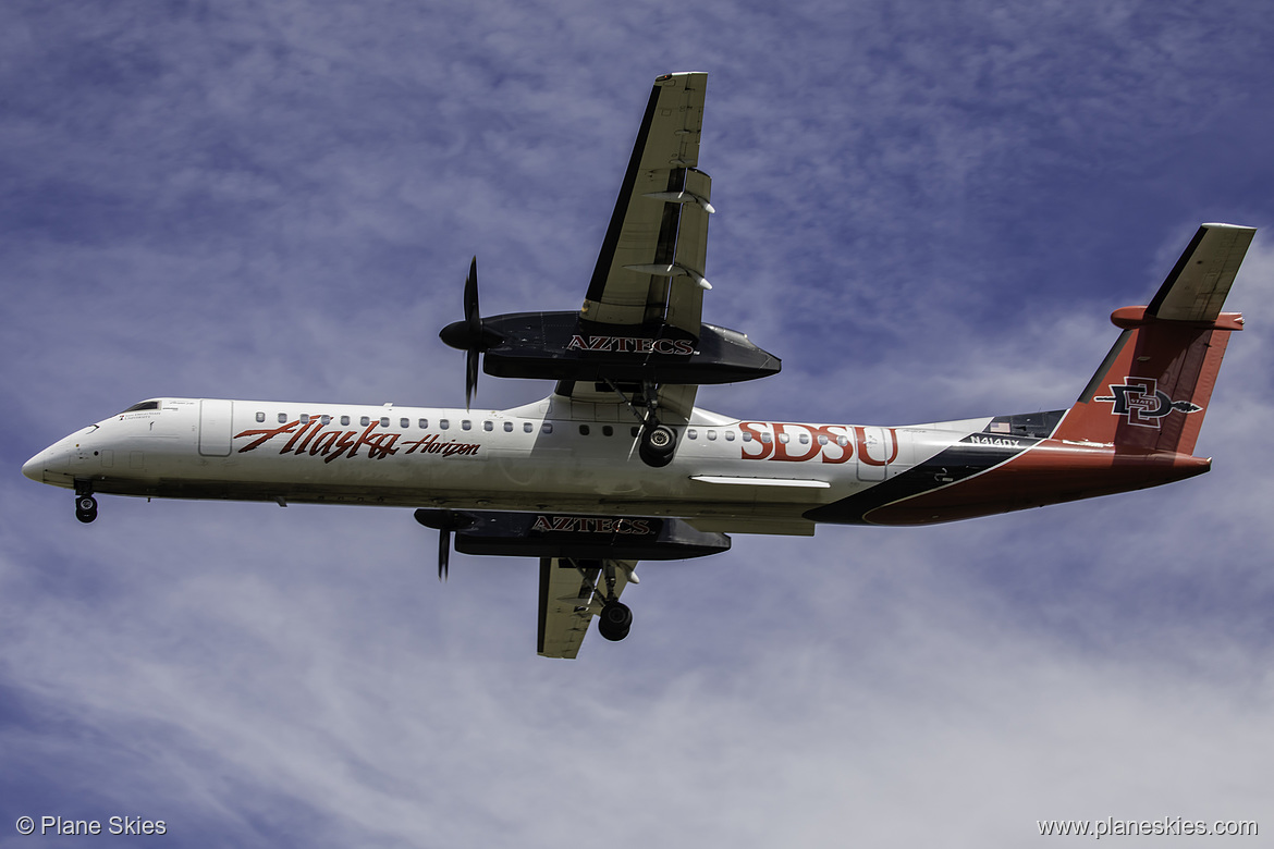 Horizon Air DHC Dash-8-400 N414QX at Seattle Tacoma International Airport (KSEA/SEA)