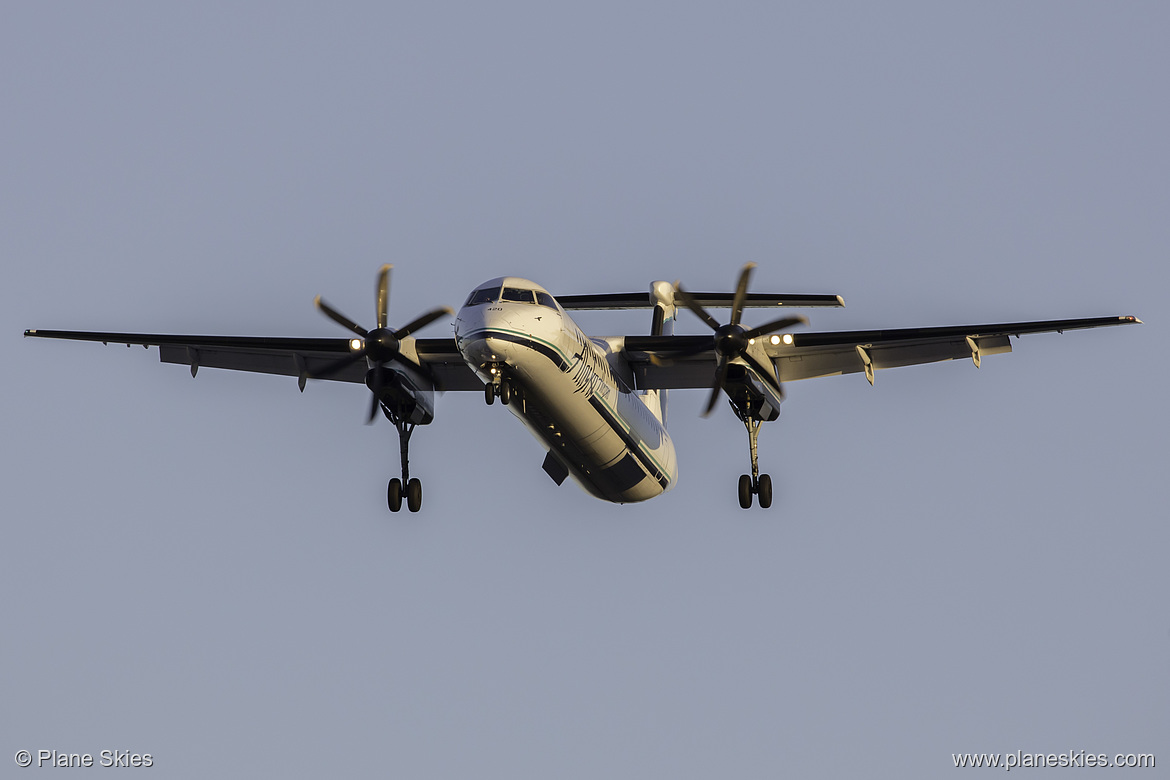 Horizon Air DHC Dash-8-400 N420QX at Seattle Tacoma International Airport (KSEA/SEA)