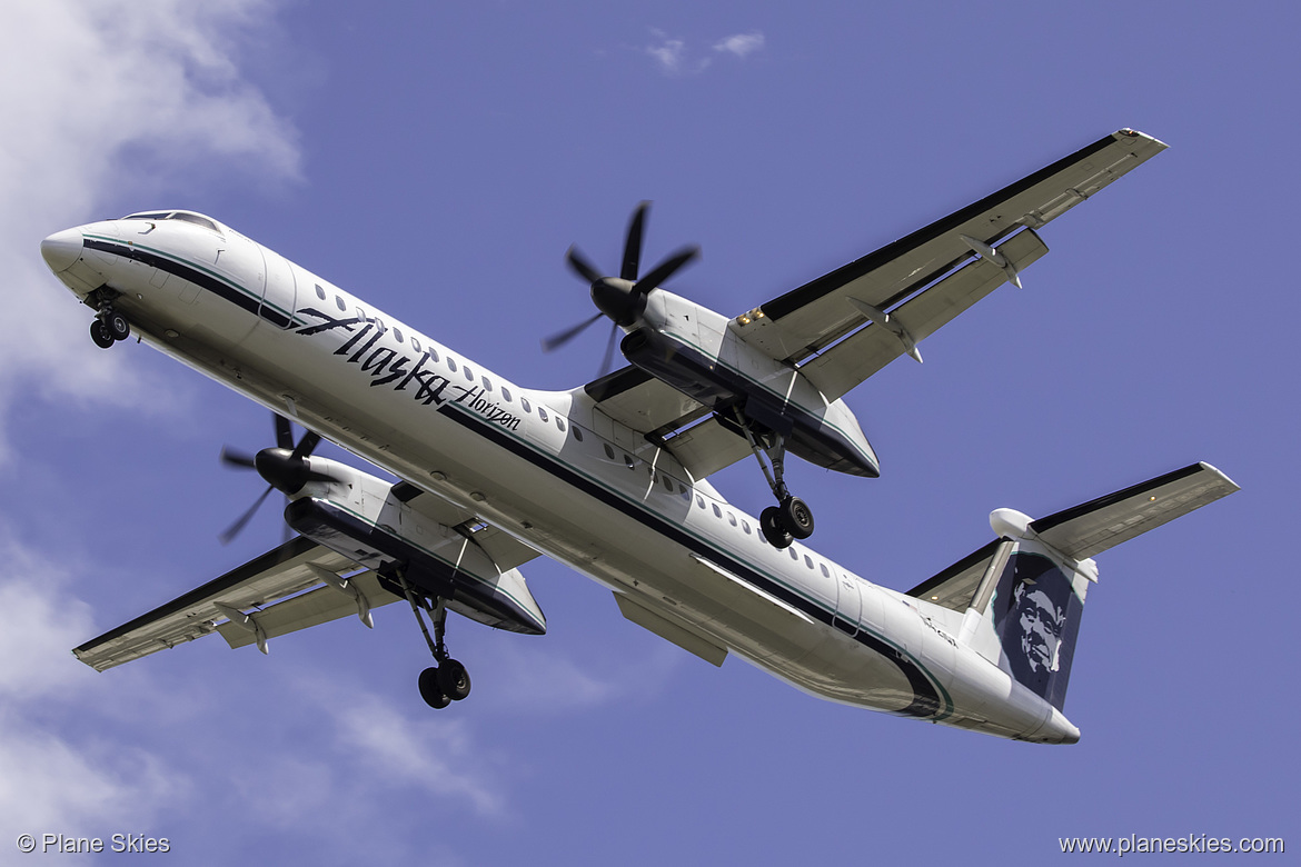 Horizon Air DHC Dash-8-400 N421QX at Seattle Tacoma International Airport (KSEA/SEA) Horizon Air DHC Dash-8-400 N421QX at Seattle Tacoma International Airport (KSEA/SEA)