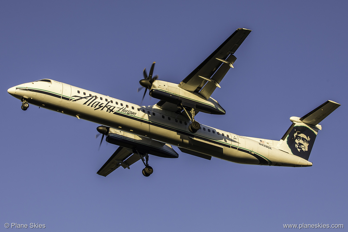 Horizon Air DHC Dash-8-400 N428QX at Seattle Tacoma International Airport (KSEA/SEA)