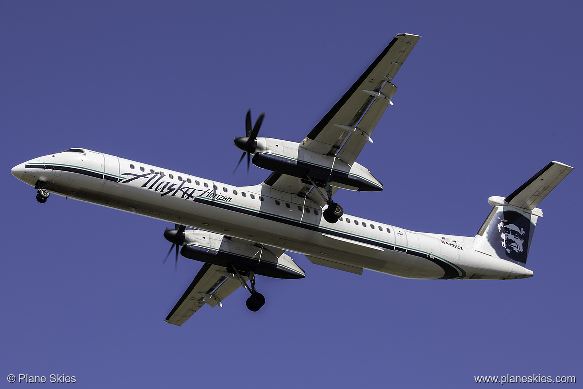 Horizon Air DHC Dash-8-400 N428QX at Seattle Tacoma International Airport (KSEA/SEA)