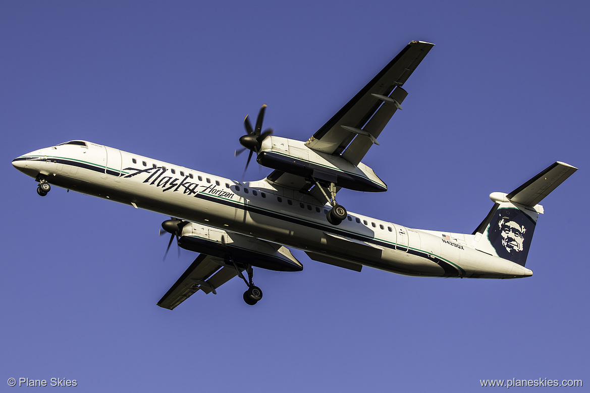 Horizon Air DHC Dash-8-400 N429QX at Seattle Tacoma International Airport (KSEA/SEA)