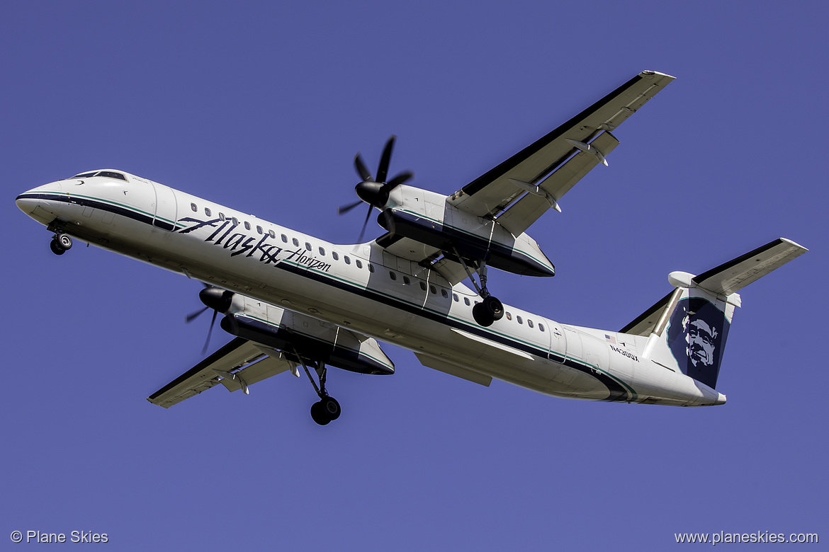 Horizon Air DHC Dash-8-400 N430QX at Seattle Tacoma International Airport (KSEA/SEA)