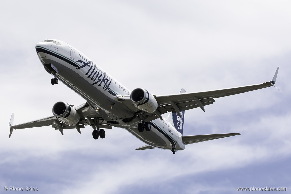 Alaska Airlines Boeing 737-900ER N442AS at Seattle Tacoma International Airport (KSEA/SEA)