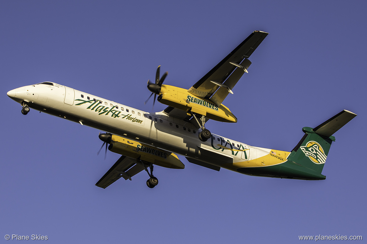 Horizon Air DHC Dash-8-400 N443QX at Seattle Tacoma International Airport (KSEA/SEA)