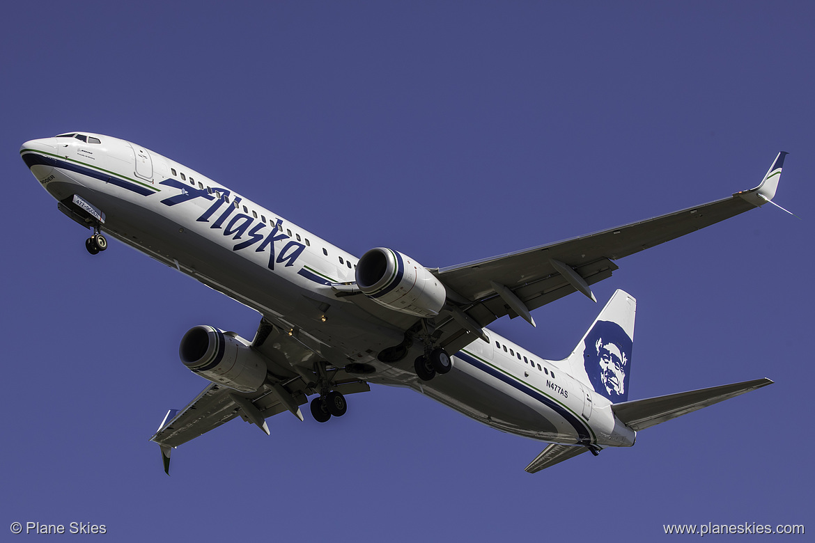 Alaska Airlines Boeing 737-900ER N477AS at Seattle Tacoma International Airport (KSEA/SEA)