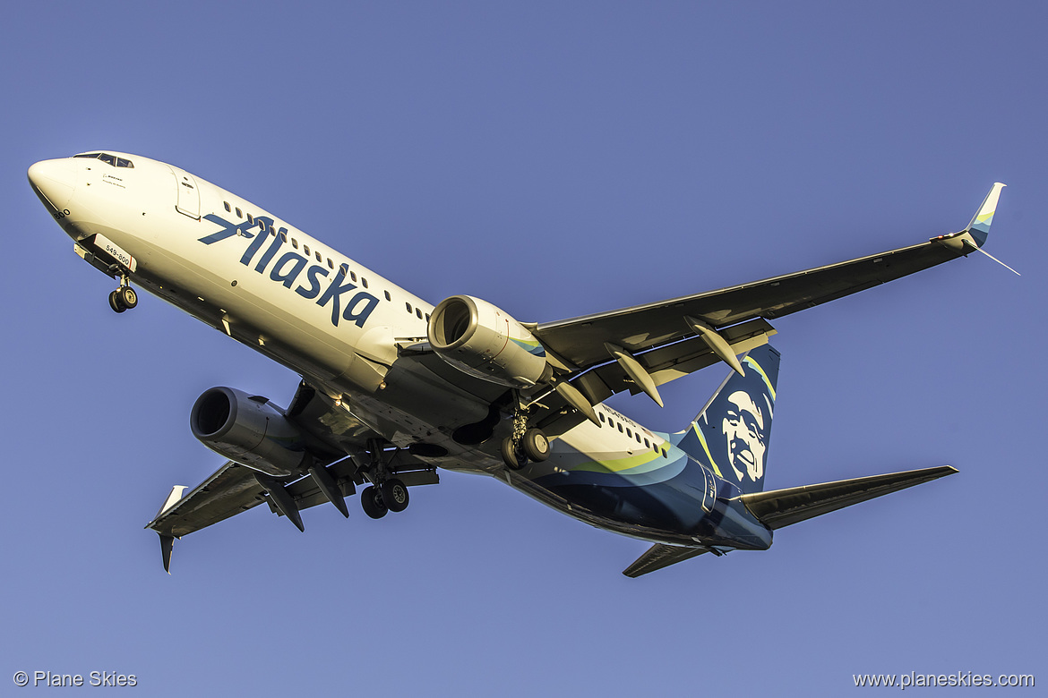 Alaska Airlines Boeing 737-800 N549AS at Seattle Tacoma International Airport (KSEA/SEA)