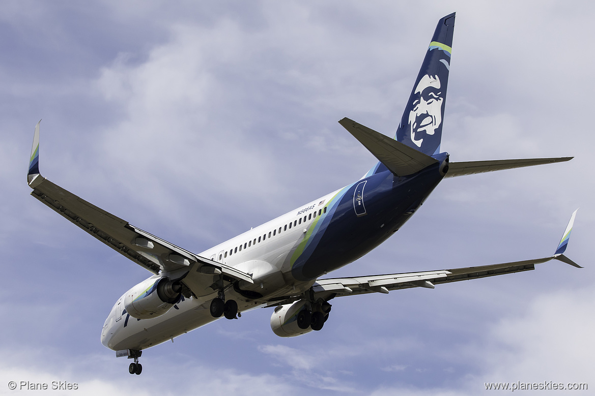 Alaska Airlines Boeing 737-800 N566AS at Seattle Tacoma International Airport (KSEA/SEA)