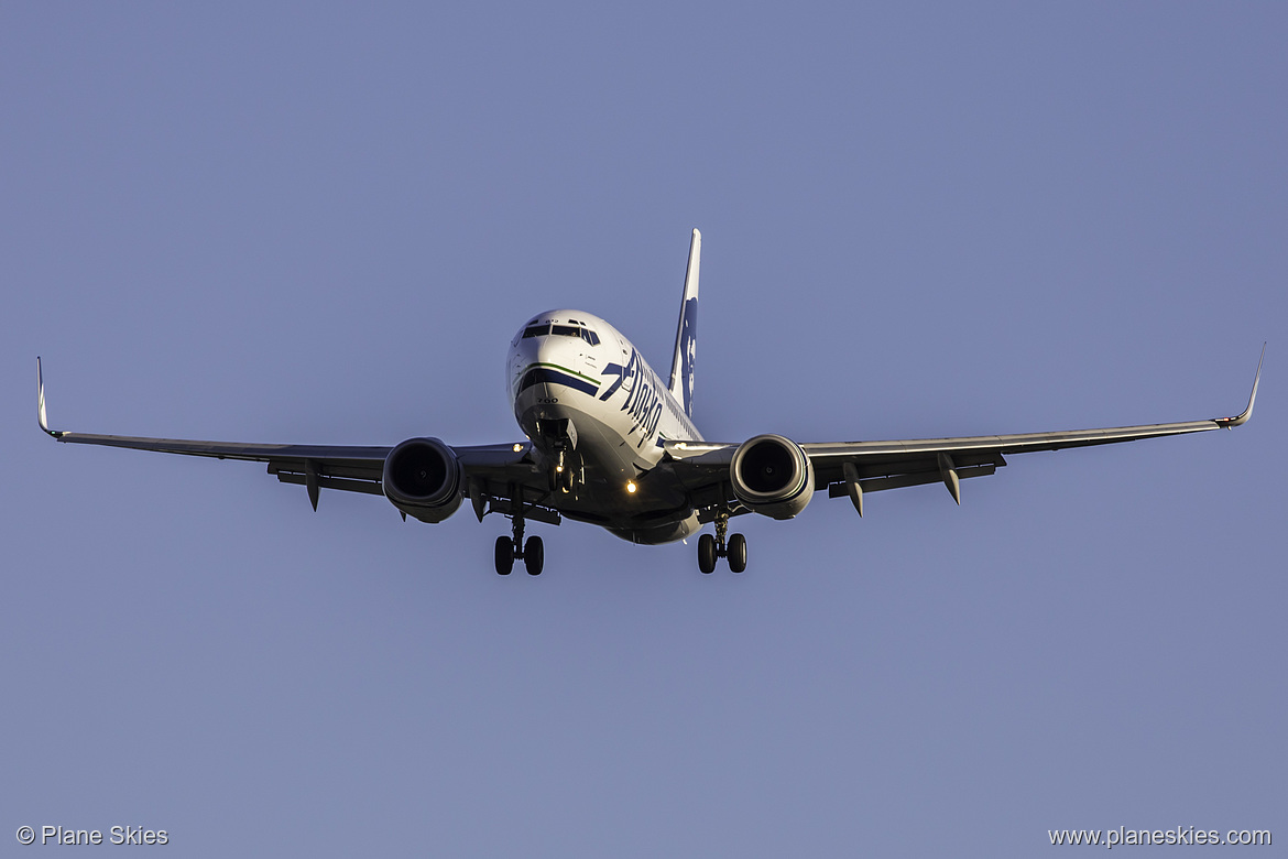 Alaska Airlines Boeing 737-700 N612AS at Seattle Tacoma International Airport (KSEA/SEA)