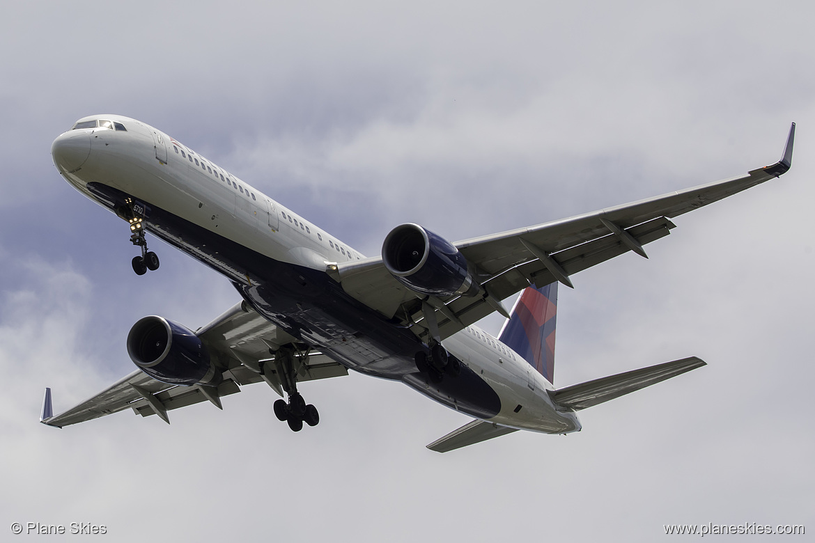 Delta Air Lines Boeing 757-200 N6710E at Seattle Tacoma International Airport (KSEA/SEA) Delta Air Lines Boeing 757-200 N6710E at Seattle Tacoma International Airport (KSEA/SEA)