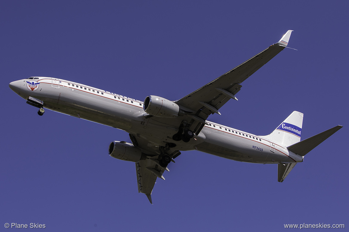 United Airlines Boeing 737-900ER N75435 at Seattle Tacoma International Airport (KSEA/SEA)