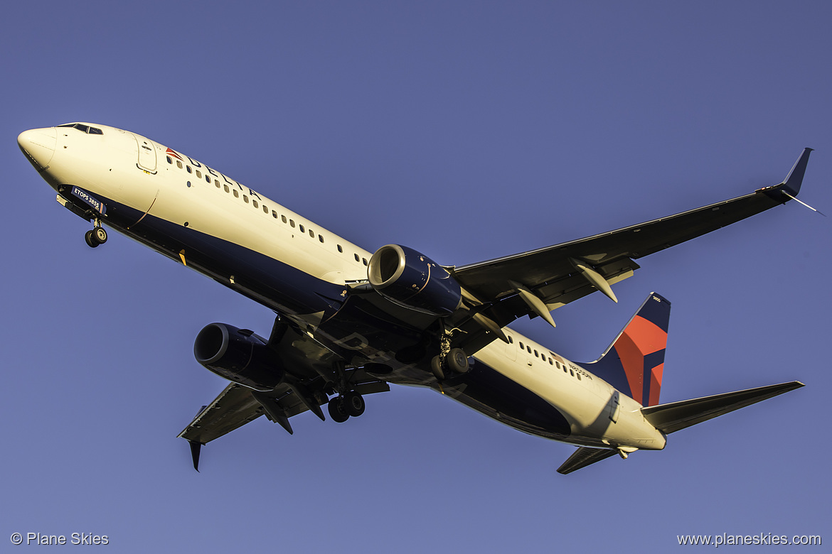 Delta Air Lines Boeing 737-900ER N855DN at Seattle Tacoma International Airport (KSEA/SEA)