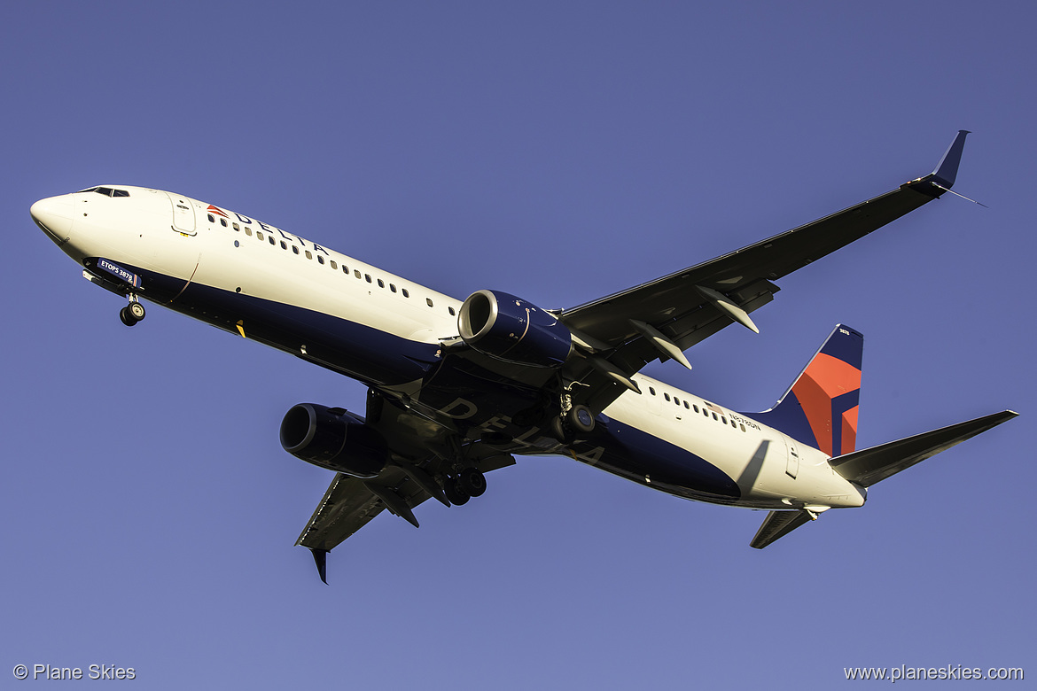 Delta Air Lines Boeing 737-900ER N878DN at Seattle Tacoma International Airport (KSEA/SEA)