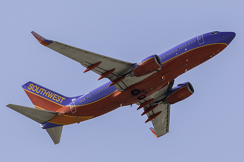 Southwest Airlines Boeing 737-700 N229WN at McCarran International Airport (KLAS/LAS)