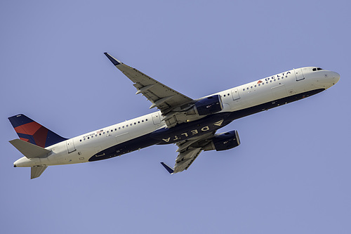 Delta Air Lines Airbus A321-200 N301DN at McCarran International Airport (KLAS/LAS) Delta Air Lines Airbus A321-200 N301DN at McCarran International Airport (KLAS/LAS)