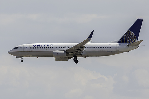 United Airlines Boeing 737-800 N33266 at McCarran International Airport (KLAS/LAS) United Airlines Boeing 737-800 N33266 at McCarran International Airport (KLAS/LAS)