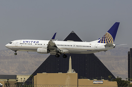 United Airlines Boeing 737-900ER N37465 at McCarran International Airport (KLAS/LAS) United Airlines Boeing 737-900ER N37465 at McCarran International Airport (KLAS/LAS)