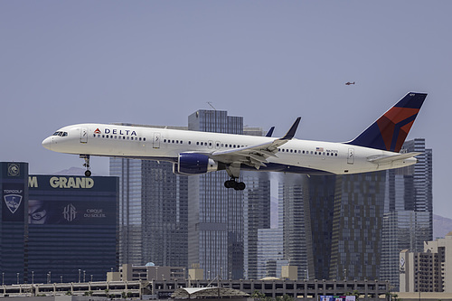 Delta Air Lines Boeing 757-200 N67171 at McCarran International Airport (KLAS/LAS)