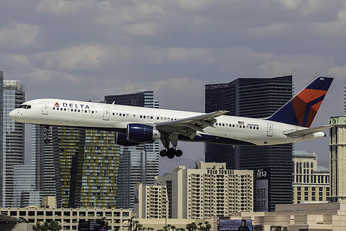 Delta Air Lines Boeing 757-200 N682DA at McCarran International Airport (KLAS/LAS) Delta Air Lines Boeing 757-200 N682DA at McCarran International Airport (KLAS/LAS)