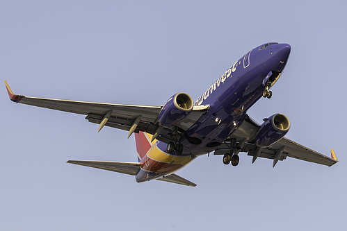 Southwest Airlines Boeing 737-700 N735SA at McCarran International Airport (KLAS/LAS)